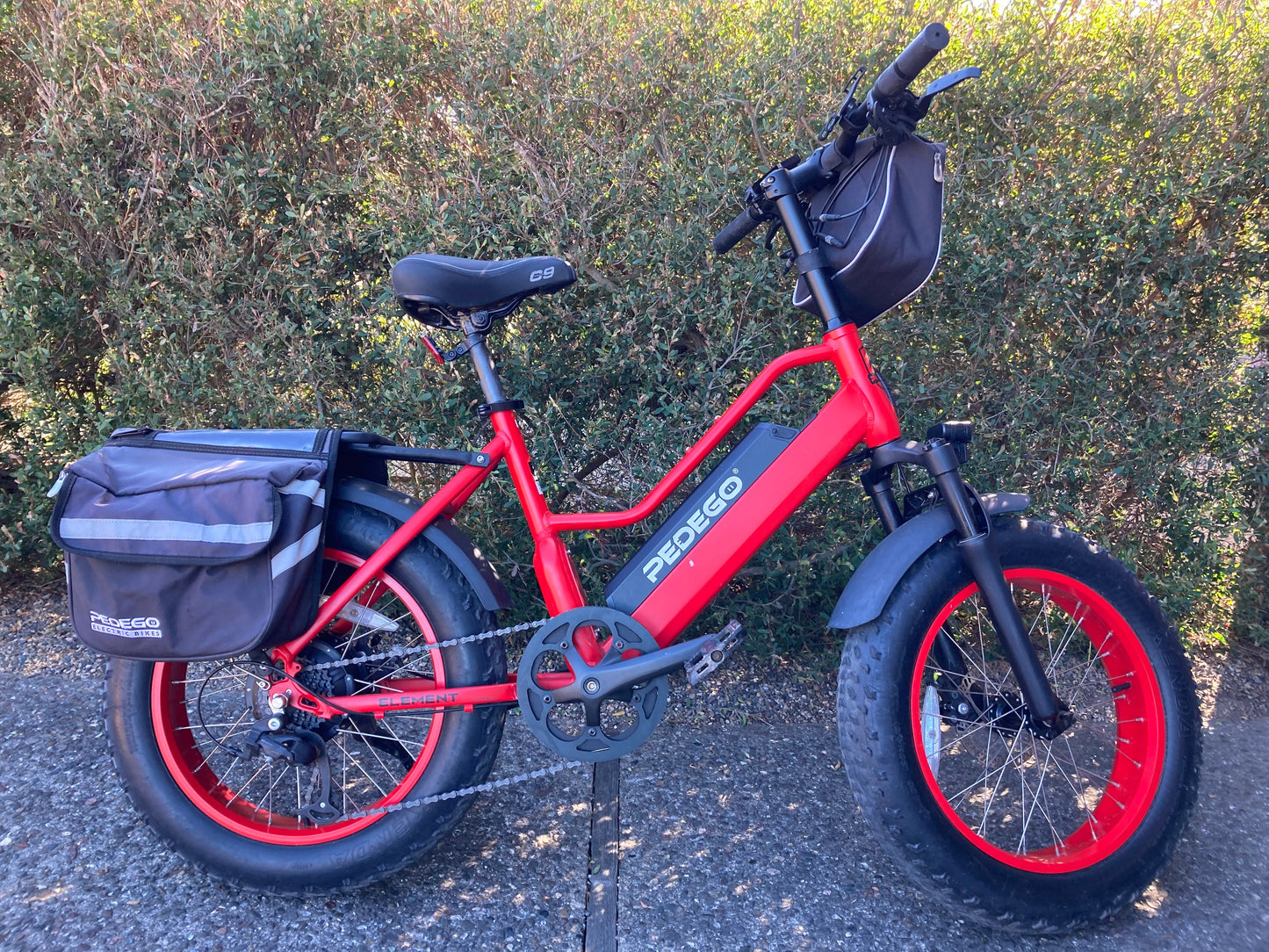 Element V1, Red #1682, 500w 10.4Ah Susp. Fork, Rack, Lite, Fenders