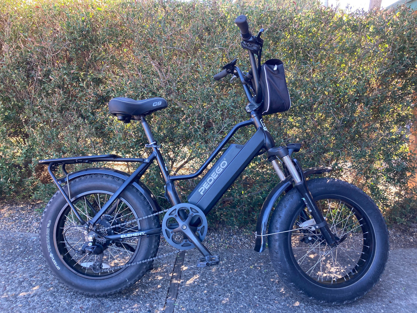 Element V1, Black #2632, 500w 10.4Ah, Susp. Fork, Rack, Lite