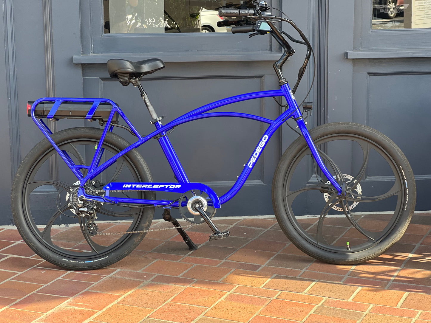 Interceptor 26" MAG Classic Neon Blue #7840, 500w, 15Ah