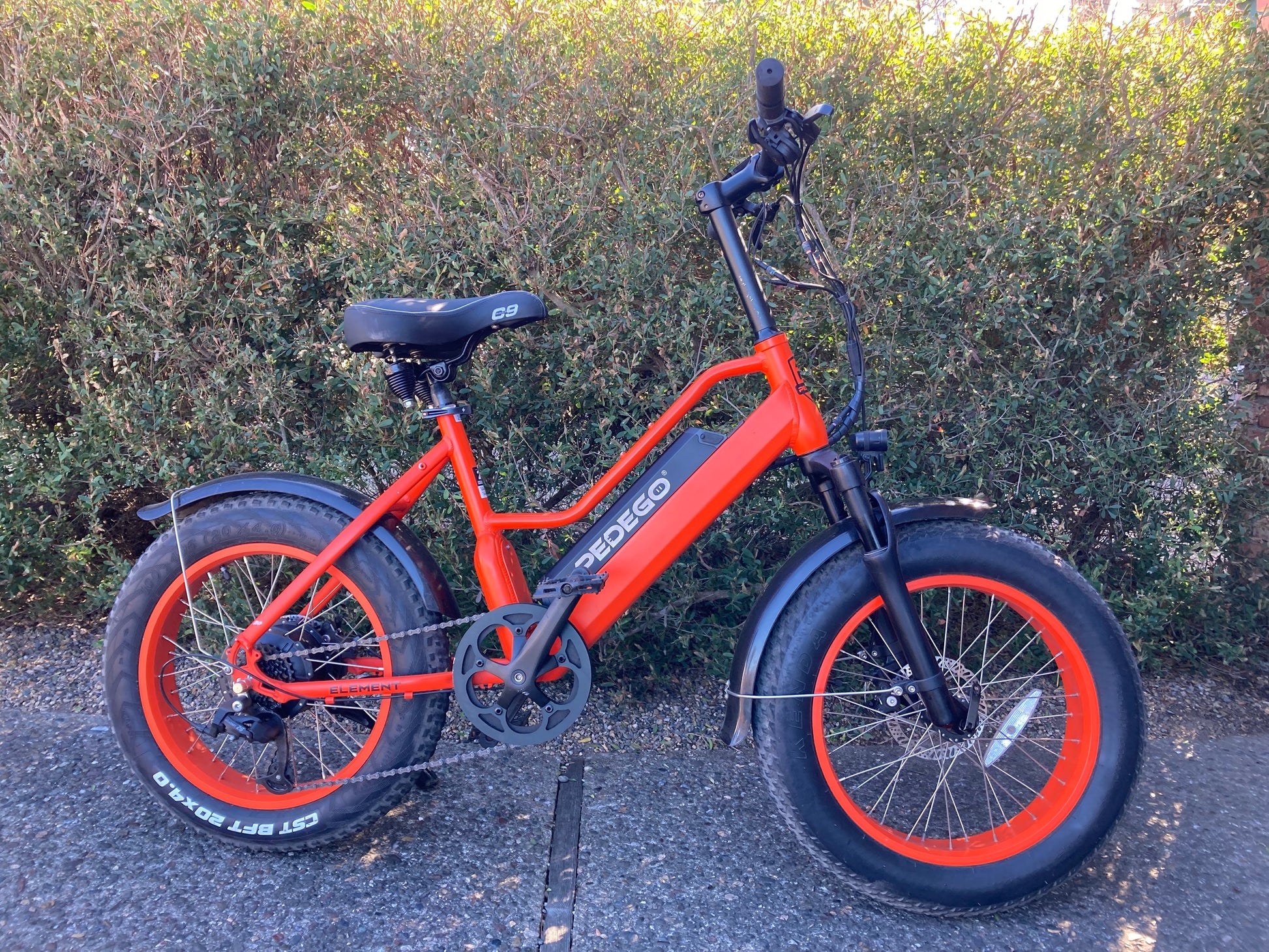 Element V1, Orange #2862, 500w 10.4Ah Susp. Fork, Rack, Lite, Fenders